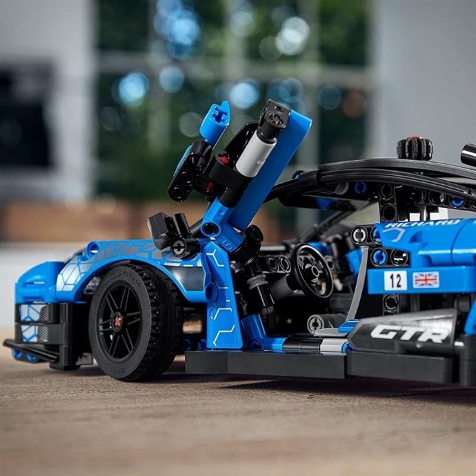 Lego%20Technic%20McLaren%20Senna%20GTR